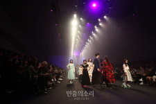 런웨이 가득 채운 헤라서울패션위크 모델들[포토]