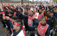총파업 돌입 예고하는 노동자들[포토]