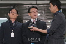 취재진의 질문에 답하는 이재수[포토]