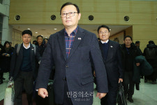 북한 철도 조사 마치고 입경하는 조사단 공동단장[포토]