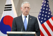 매티스 美국방장관 전격 사임... 트럼프, “곧 새 국방장관 지명할 것”