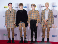위너, 어디선가 많이 본 체크무늬[포토]