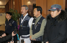 굴뚝 농성 411일 만에 파인텍 교섭 시작[포토]