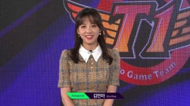 롤챔스, 새로운 LOL 여신은 김민아 아나운서...PC방 모습 공개