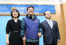 기습철거 5일 만에 부산시, 강제징용노동자상 반환