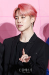 지민, 자몽색 헤어[포토]