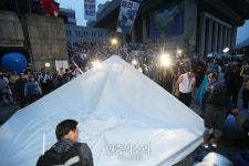 우리공화당 천막, 광화문광장에서 세종문화회관 앞으로[포토]