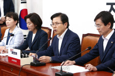 모두발언하는 황교안[포토]