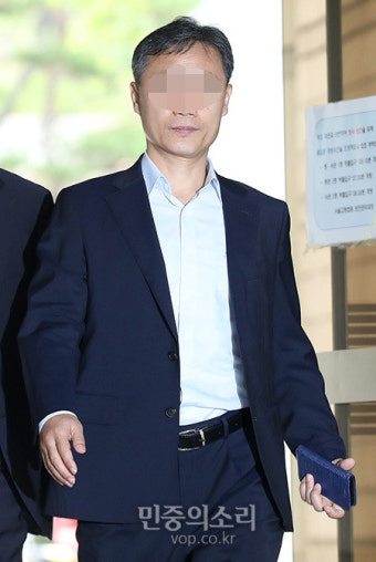버닝썬 사건에서 '경찰총장'으로 불린 윤 모 총경 구속영장 심사 받으러[포토]