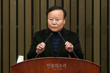 인사말하는 김재원[포토]