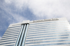 해운대그랜드 호텔 노조, 폐업 반발 계속 “공개매각·고용승계하라”