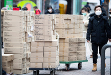 마스크 대량 준비 중 명동은[포토]