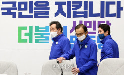 선대위회의 참석하는 이해찬-이인영-이낙연[포토]