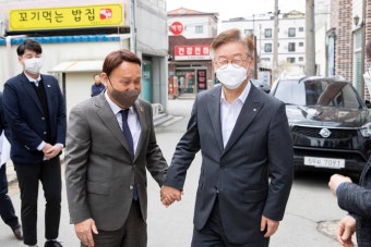 이재명 “공공 배달앱은 디지털 사회간접자본”..‘배달의 명수’ 개발한 군산 방문