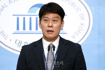 현안 브리핑하는 한민수 대변인[포토]