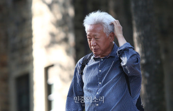 연세대, “위안부는 매춘” 발언 류석춘 교수 정직 1개월 징계