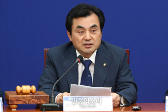 발언하는 안규백 위원장[포토]