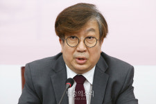 발언하는 신율[포토]