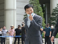 ‘비위 의혹’ 해임 뒤 조국 고발한 김태우 “TV조선 기자에 감찰보고서 받았다”