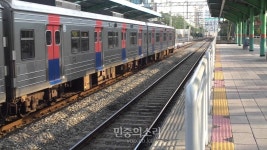 “왜 마스크 안 써” 서울 지하철서 노인 간 시비...폭행 혐의로 2명 입건