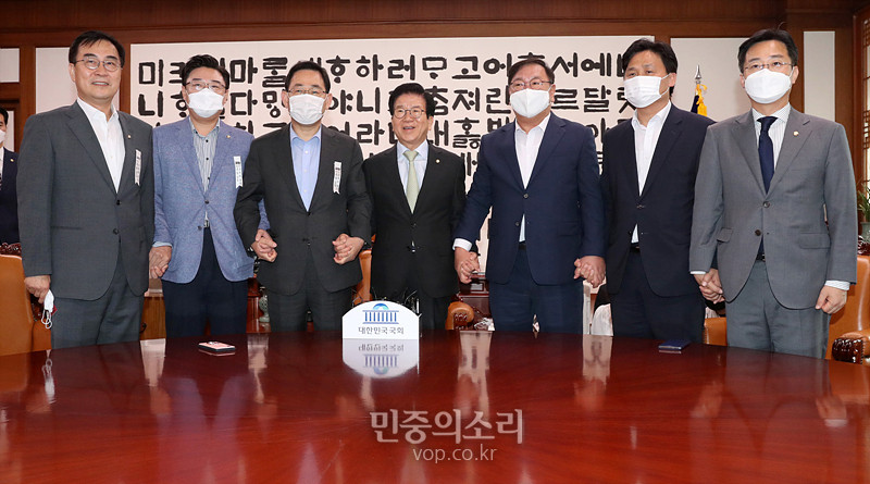 여야 원내대표, 국회 헌재 3인 임명 논의 회동 진행