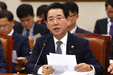 ‘산사태 주범 태양광’ 주장에...김영록 전남지사 “과장, 팩트 아니다” 반박