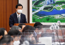 업무보고하는 권병윤 한국교통안전공단 이사장[포토]