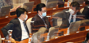 시정연설 참석한 정정순 의원[포토]