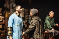 [리뷰] 변화의 시대 노동은 여전히 존엄한가, ‘SWEAT:땀, 힘겨운 노동’