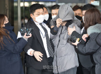 불구속기소 된 양부 안 모 씨[포토]