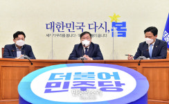 기자간담회하는 김태년[포토]