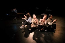 [리뷰] 담백한 무대에서 펼쳐지는 판소리의 담대한 변신, 판소리 ‘오버 더 떼창:문전본풀이’