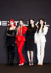 에스파 “데뷔곡 ‘블랙 맘바’ MV 1억 뷰… 얼떨떨하다”
