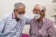 요양병원 80대 부부 접촉면회 코로나19 이후[포토]