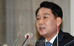 토론회서 발언하는 이광재[포토]