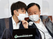 대화하는 이준석-김재원[포토]