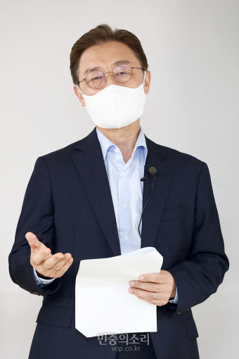 그린페이퍼 발표하는 최재형 후보[포토]