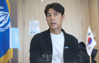 정우성, 아프간인 구호 위해 1억 기부 “절박함에 귀 기울여야”
