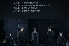 [리뷰] 동물의 시선에서 이뤄지는 불편·불친절한 진실 찾기, 연극 ‘로드킬 인 더 씨어터’