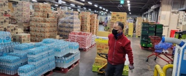 [노동자 열전⑫] 17년차 마트 노동자 정한석 “장애인은 일을 못 한다는 선입견이 무서워요”