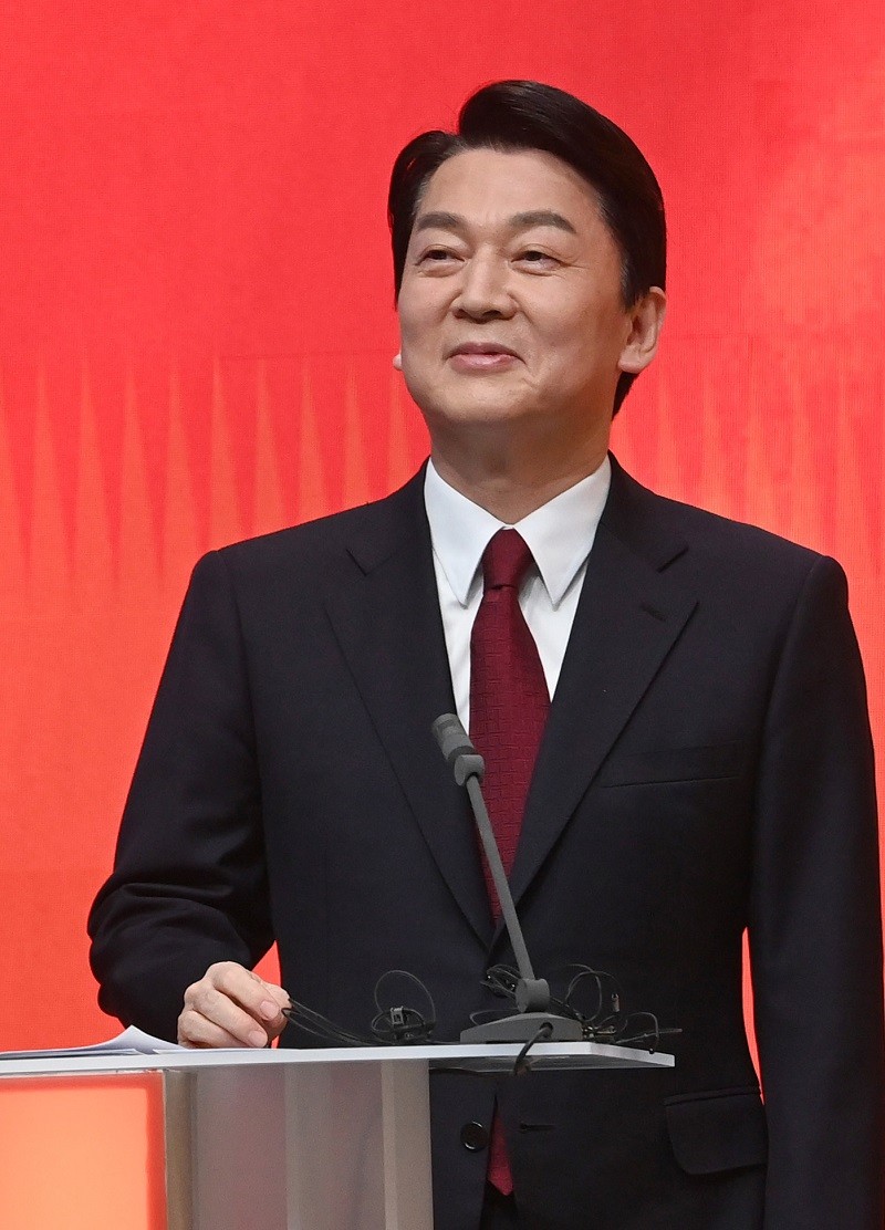 대선 후보 토론에서 이준석 후보의 여성혐오 발언 경찰 고발 후폭풍, 국민 비판 ↑