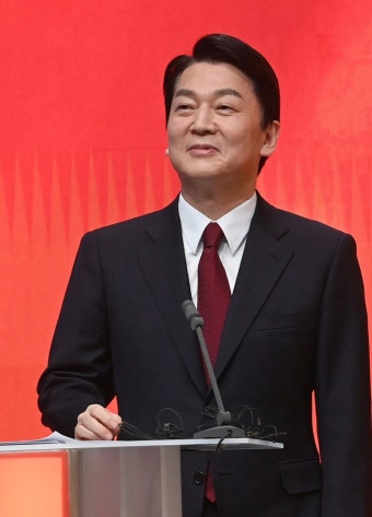 토론서 윤석열 답변 얼버무리자, 안철수 “깊이 고민 안 한 듯” 직격