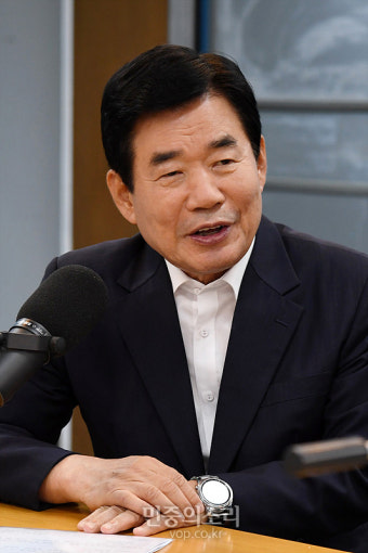민주당, 후반기 국회의장 후보로 김진표 선출