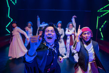 여성국극과 셰익스피어의 만남, 극단 여행자의 ‘베로나의 두 신사’