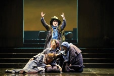 [리뷰] 한국 명품 배우들이 만들어 낸 고전 중의 고전, 연극 ‘햄릿’