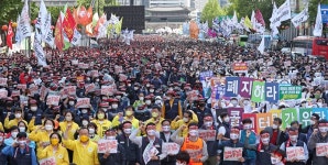 [이완배 협동의 경제학] 노동절, 노동조합에 대한 악마화를 멈춰라