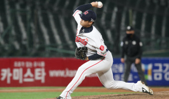 롯데 구승민 KBO 리그 역대 2번째 4시즌 연속 20홀드 ‘-1’