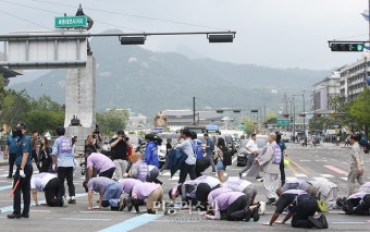 이태원참사 특별법 제정 촉구 삼보일배 국회로 출발