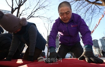 1만5천9백배를 하고 있는 이태원참사 유가족