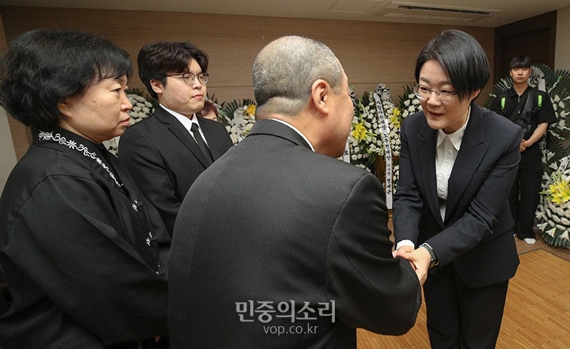 국민의힘 윤희숙 혁신위원장, 나경원·윤상현·장동혁·송언석에 스스로 거취 밝히라 인적 쇄신 요구
